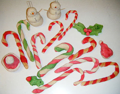 Χριστουγεννιάτικα στολίδια απο ζύμη!!