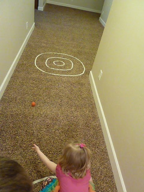 Ρίξε στο κέντρο.Παιχνίδι συγκέντρωσης και συντονισμού!!