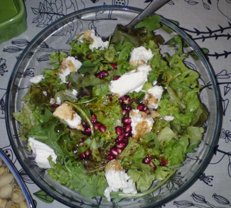 Σαλάτα με ρόδι & ανθότυρο!