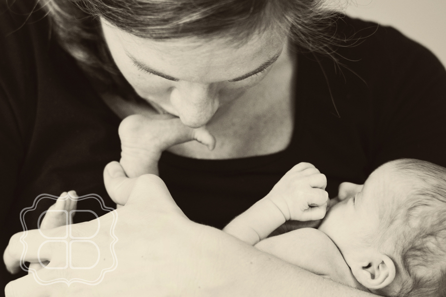 Συγκινητικό βίντεο – ύμνος στη μητρότητα με πραγματικές μαρτυρίες νέων μαμάδων: «Εσύ με έκανες μητέρα»